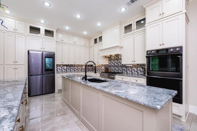 20 Accadia Ct, Little Rock, AR 72223