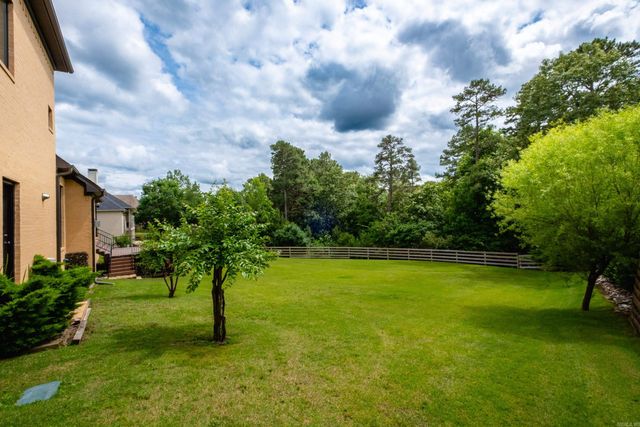 20 Accadia Ct, Little Rock, AR 72223