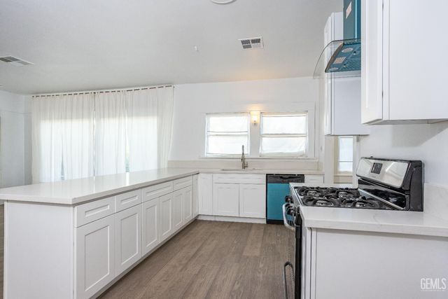401 Pacific Street, Bakersfield, CA 93305