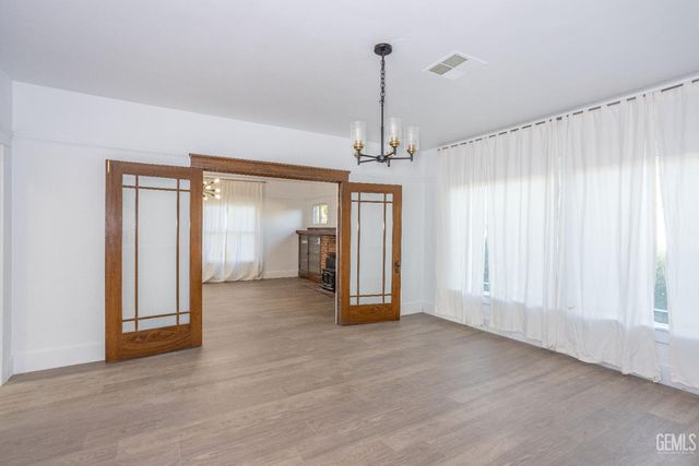 401 Pacific Street, Bakersfield, CA 93305