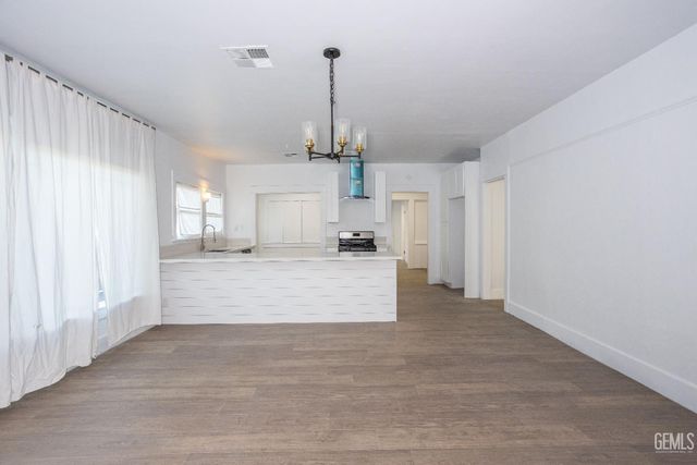 401 Pacific Street, Bakersfield, CA 93305