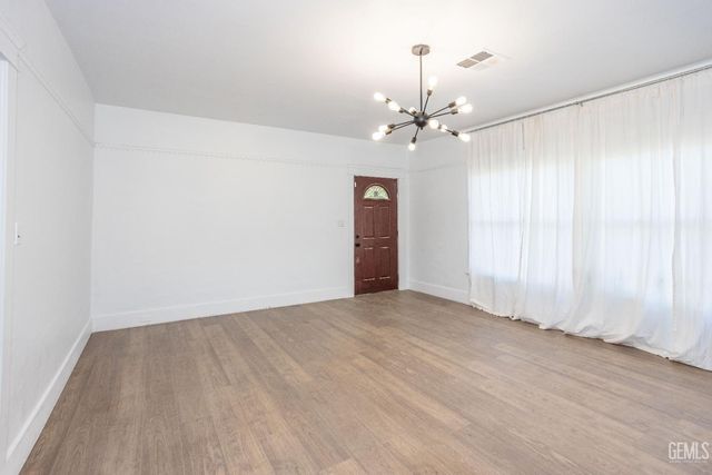 401 Pacific Street, Bakersfield, CA 93305