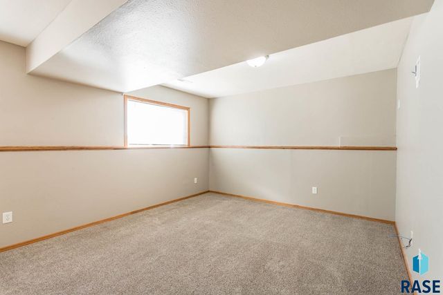 706 Almond Ave Avenue, Harrisburg, SD 57032