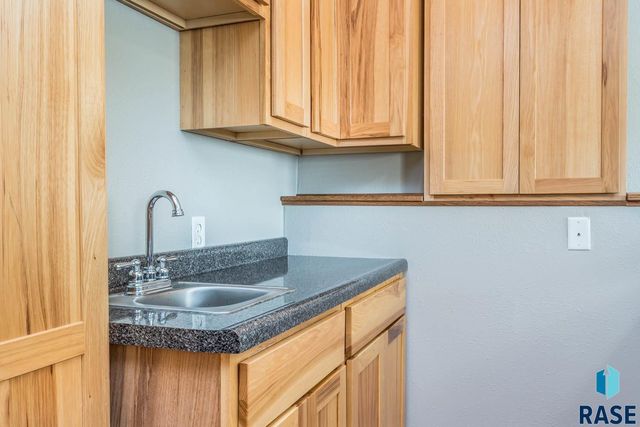 706 Almond Ave Avenue, Harrisburg, SD 57032