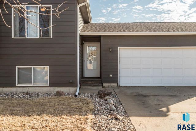 706 Almond Ave Avenue, Harrisburg, SD 57032
