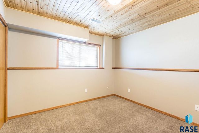 706 Almond Ave Avenue, Harrisburg, SD 57032