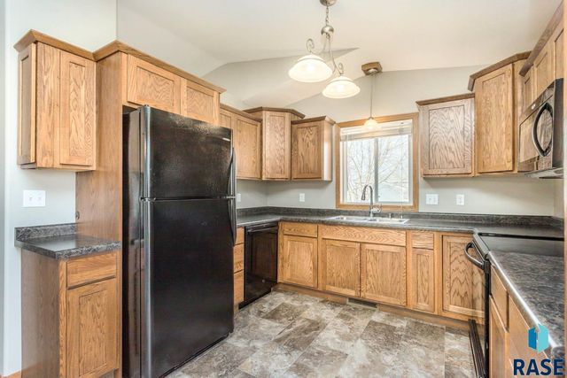 706 Almond Ave Avenue, Harrisburg, SD 57032