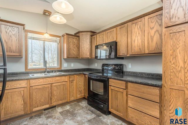 706 Almond Ave Avenue, Harrisburg, SD 57032