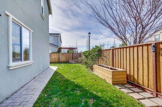 39715 Fog Shrew Rd, Newark, CA 94560