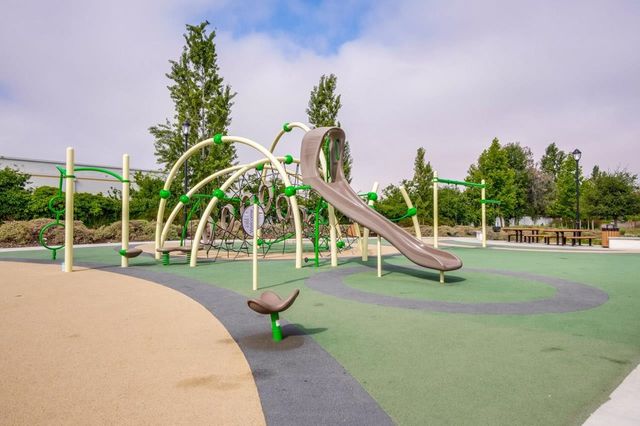 39715 Fog Shrew Rd, Newark, CA 94560