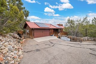 63 Manana Drive, Cedar Crest, NM 87008