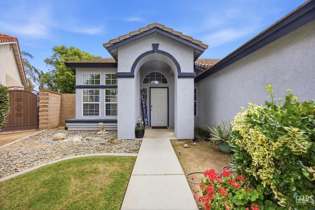 11005 Lakewood Court, Bakersfield, CA 93312