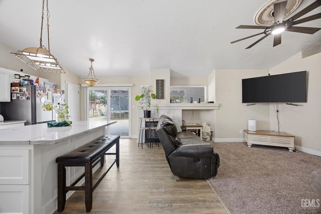 11005 Lakewood Court, Bakersfield, CA 93312