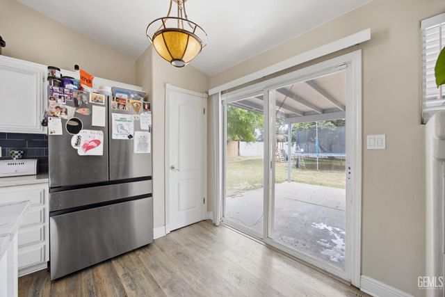 11005 Lakewood Court, Bakersfield, CA 93312