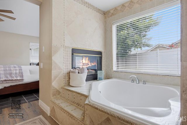 11005 Lakewood Court, Bakersfield, CA 93312