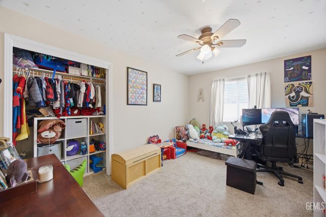 11005 Lakewood Court, Bakersfield, CA 93312