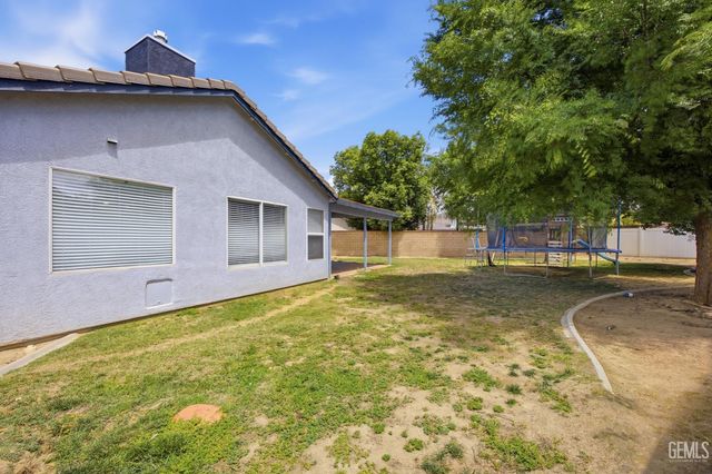11005 Lakewood Court, Bakersfield, CA 93312