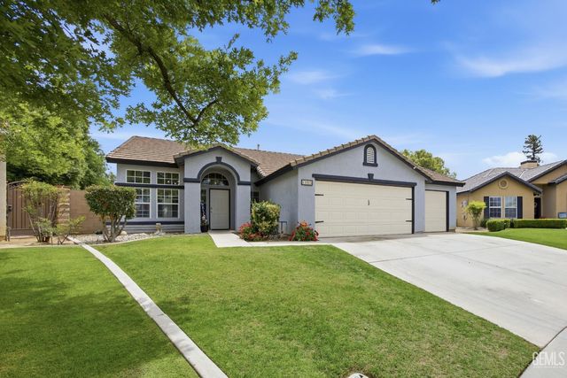 11005 Lakewood Court, Bakersfield, CA 93312