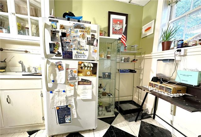 210 E State Street 1, Savannah, GA 31401