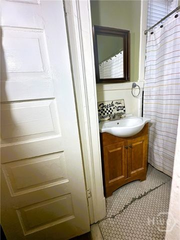 210 E State Street 1, Savannah, GA 31401