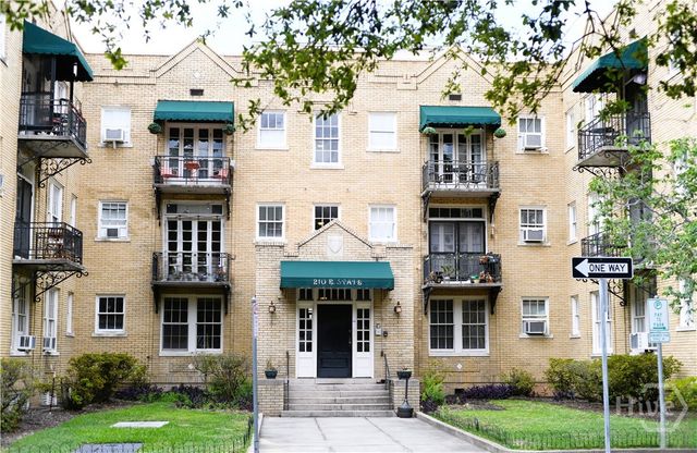 210 E State Street 1, Savannah, GA 31401
