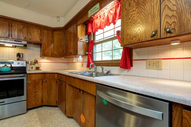 759 W Kingsley Street, Springfield, MO 65807