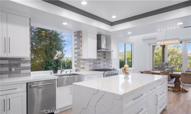 24142 Park Riviera, Calabasas, CA 91302