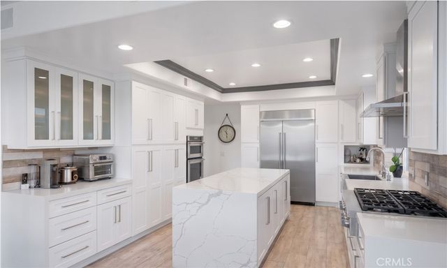 24142 Park Riviera, Calabasas, CA 91302