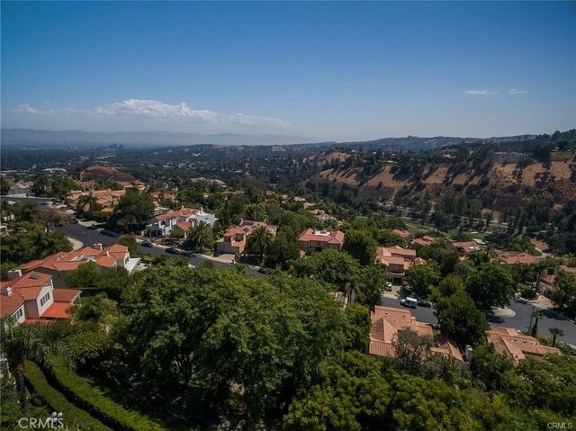 24142 Park Riviera, Calabasas, CA 91302