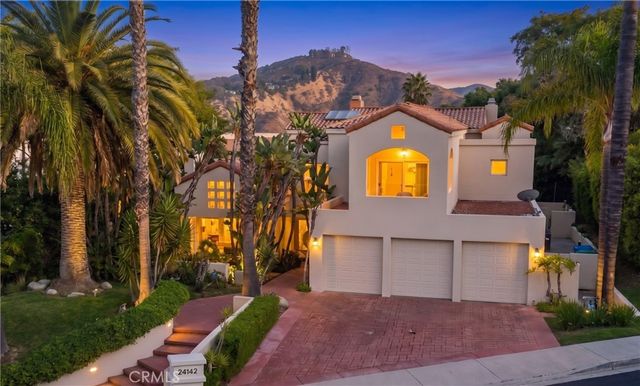 24142 Park Riviera, Calabasas, CA 91302