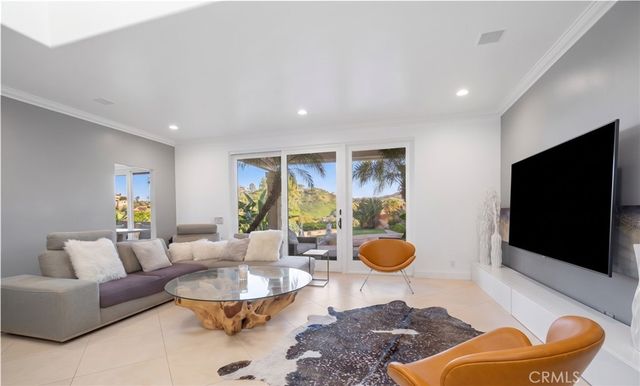 24142 Park Riviera, Calabasas, CA 91302