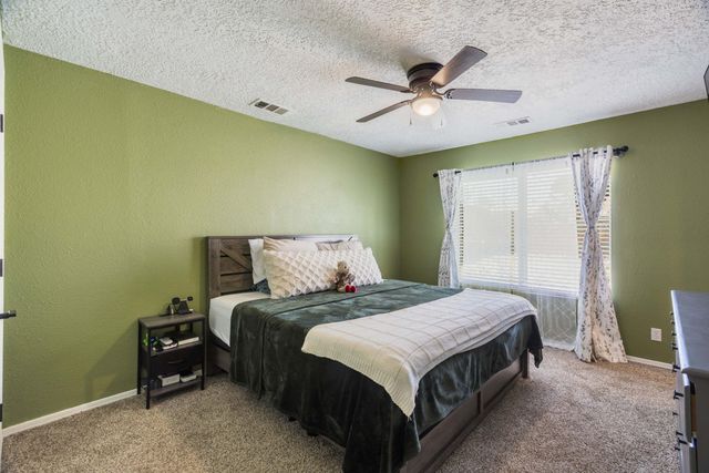 1739 Pegasus Avenue SE, Rio Rancho, NM 87124