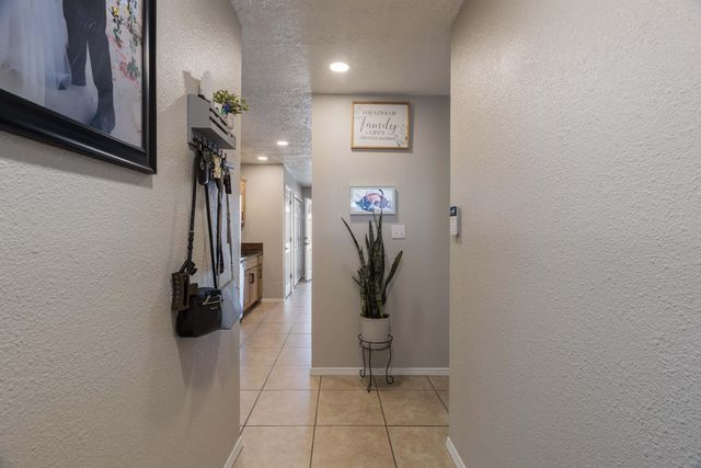 1739 Pegasus Avenue SE, Rio Rancho, NM 87124