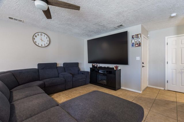 1739 Pegasus Avenue SE, Rio Rancho, NM 87124