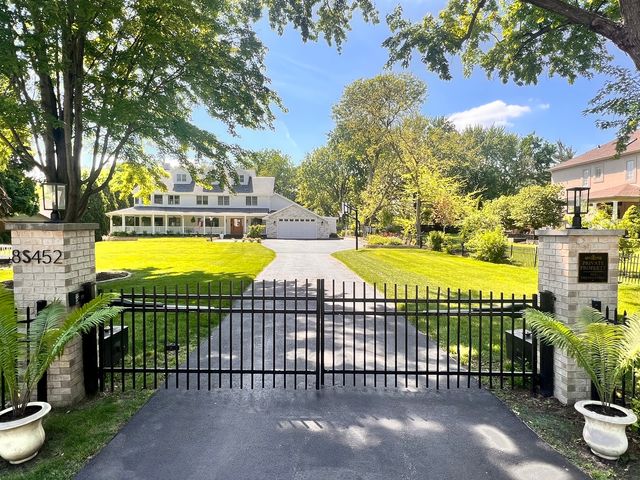 8S452 Bell Drive, Naperville, IL 60565