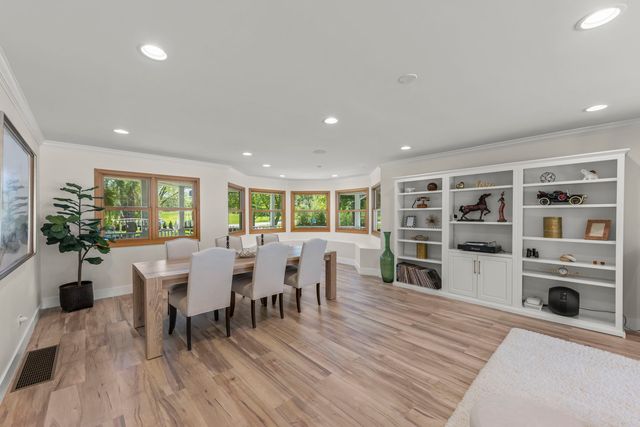 8S452 Bell Drive, Naperville, IL 60565