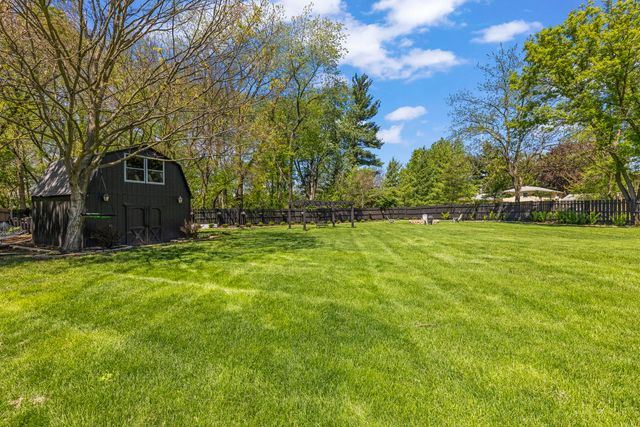 8S452 Bell Drive, Naperville, IL 60565