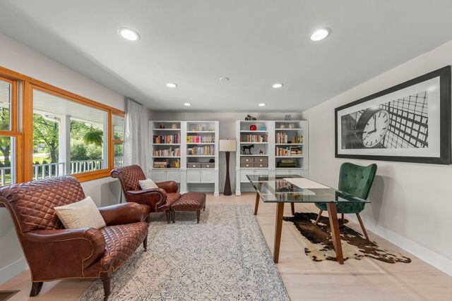 8S452 Bell Drive, Naperville, IL 60565