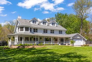 8S452 Bell Drive, Naperville, IL 60565