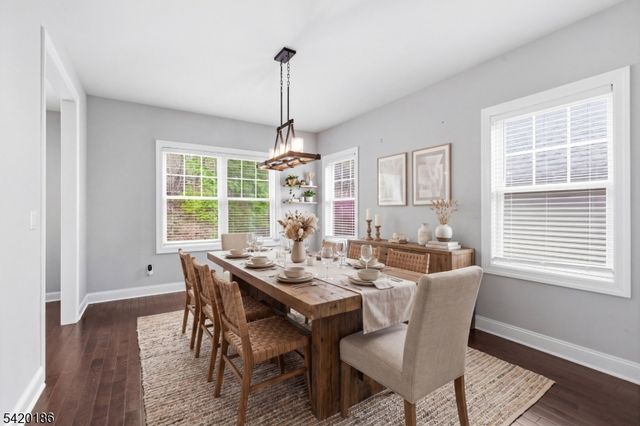 11 Bluffs Ct, Hamburg Boro, NJ 07419