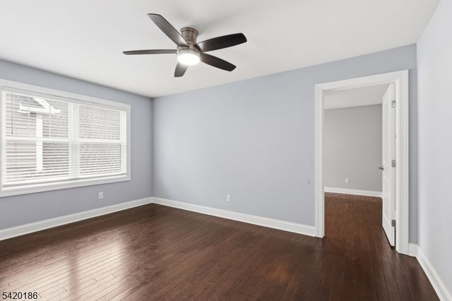 11 Bluffs Ct, Hamburg Boro, NJ 07419
