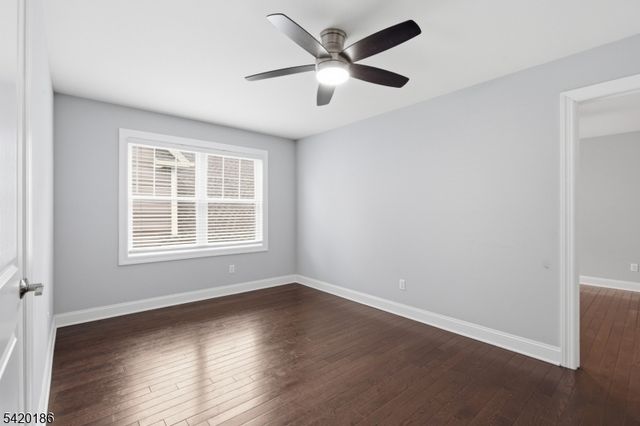 11 Bluffs Ct, Hamburg Boro, NJ 07419