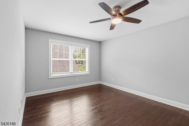 11 Bluffs Ct, Hamburg Boro, NJ 07419