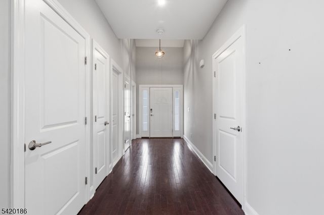 11 Bluffs Ct, Hamburg Boro, NJ 07419