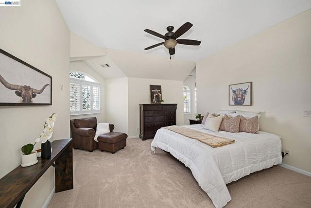 2473 Centennial Ln, Hayward, CA 94541