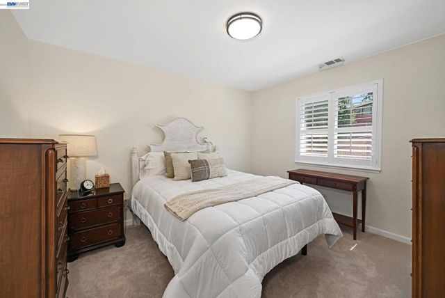 2473 Centennial Ln, Hayward, CA 94541
