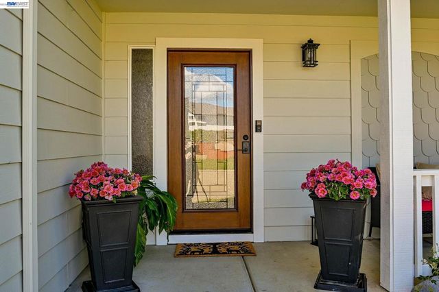 2473 Centennial Ln, Hayward, CA 94541