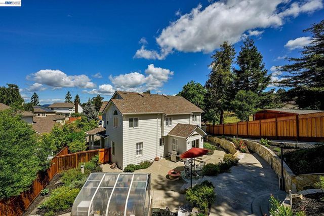 2473 Centennial Ln, Hayward, CA 94541