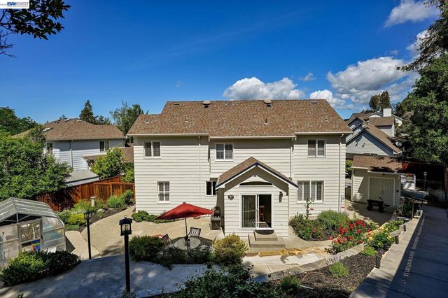 2473 Centennial Ln, Hayward, CA 94541