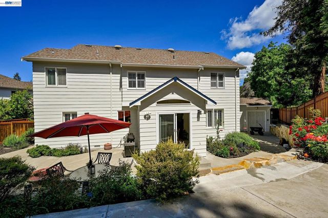 2473 Centennial Ln, Hayward, CA 94541